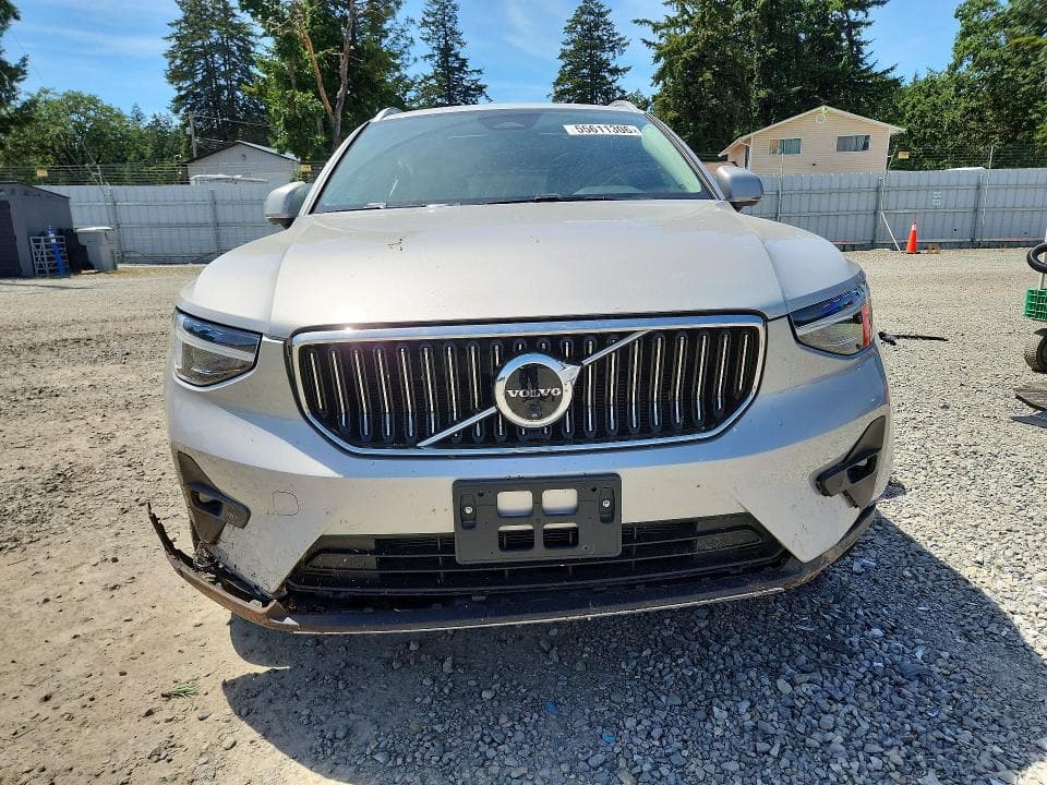 2025 VOLVO XC40 ULTRA 5