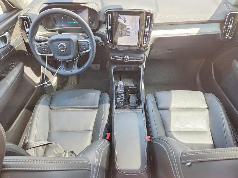 2025 VOLVO XC40 ULTRA 8