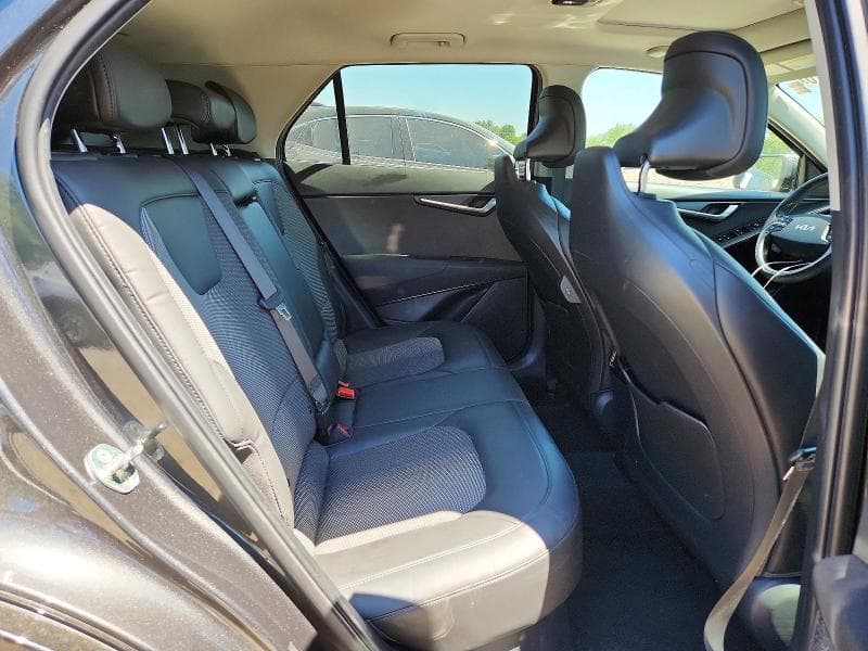 2023 KIA NIRO EX 10