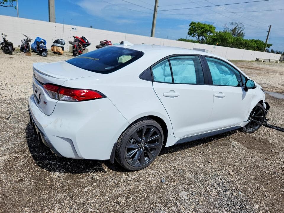 2026 TOYOTA COROLLA SE 3