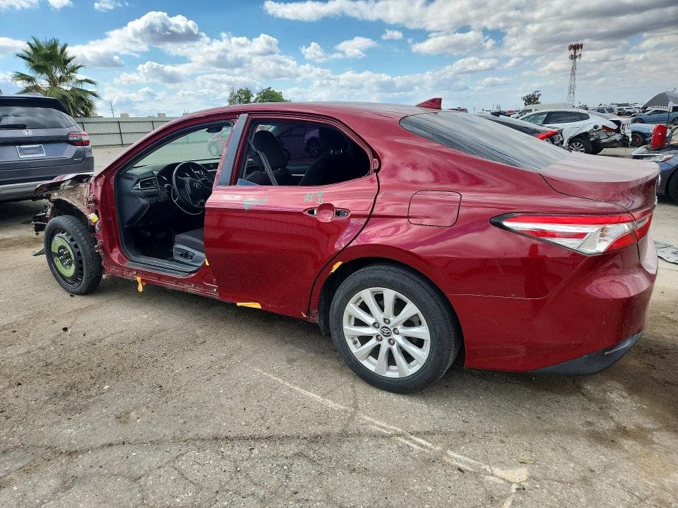 2019 TOYOTA CAMRY LE 2