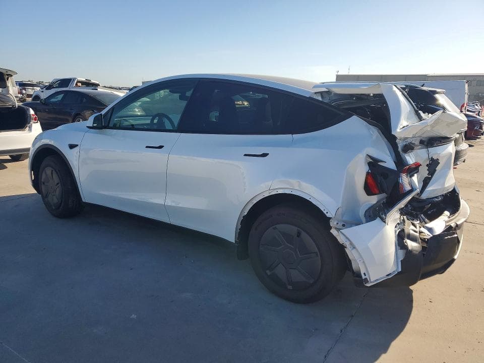 2026 TESLA MODEL Y 2