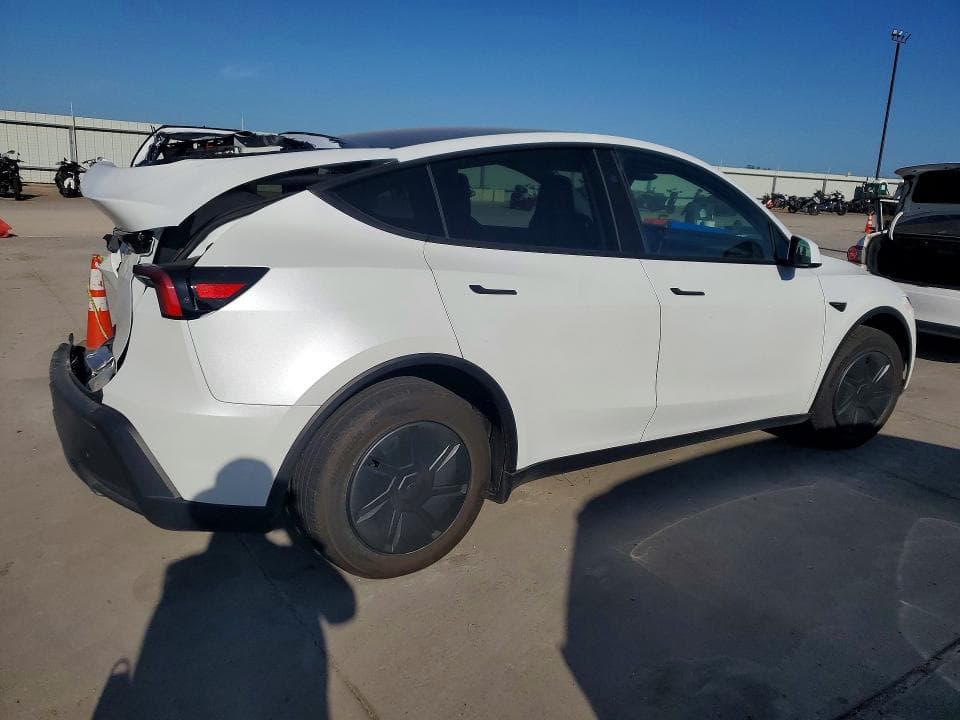 2026 TESLA MODEL Y 3