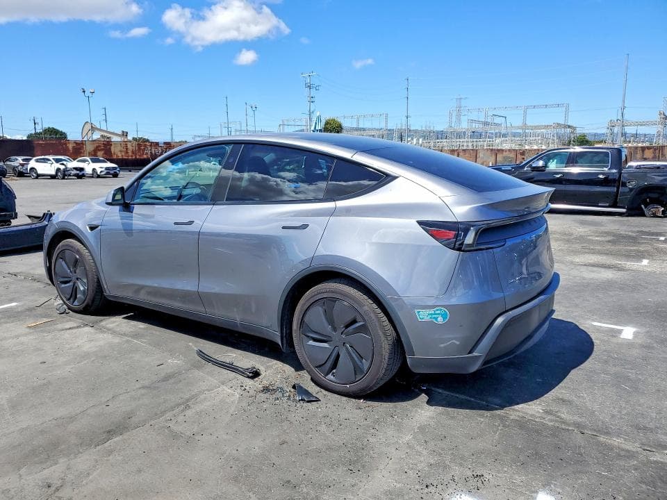 2026 TESLA MODEL Y 2