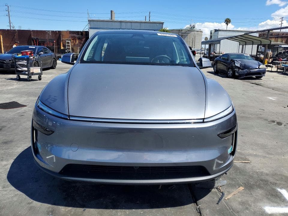 2026 TESLA MODEL Y 5