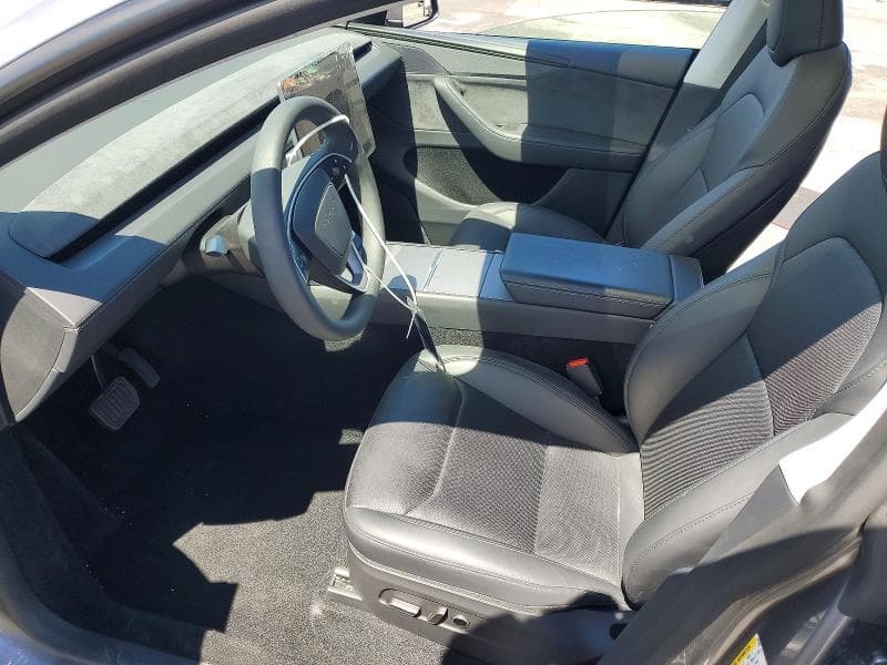 2026 TESLA MODEL Y 7