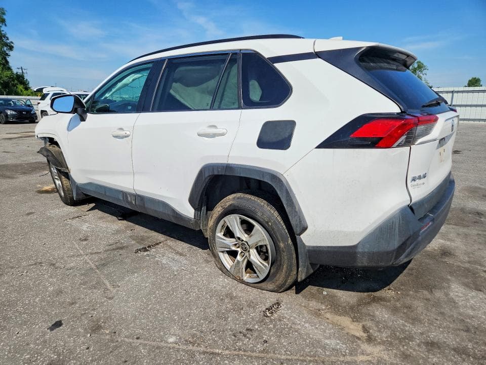 2021 TOYOTA RAV4 XLE 2