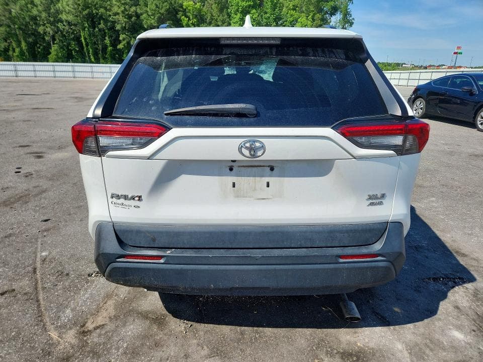 2021 TOYOTA RAV4 XLE 6