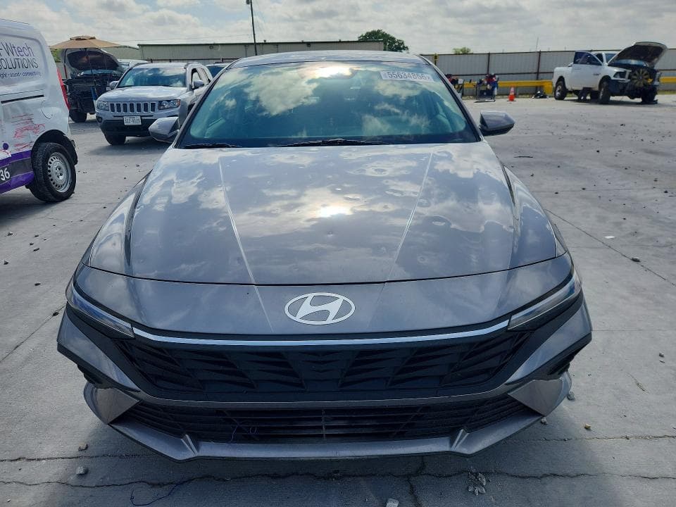 2024 HYUNDAI ELANTRA SE 5