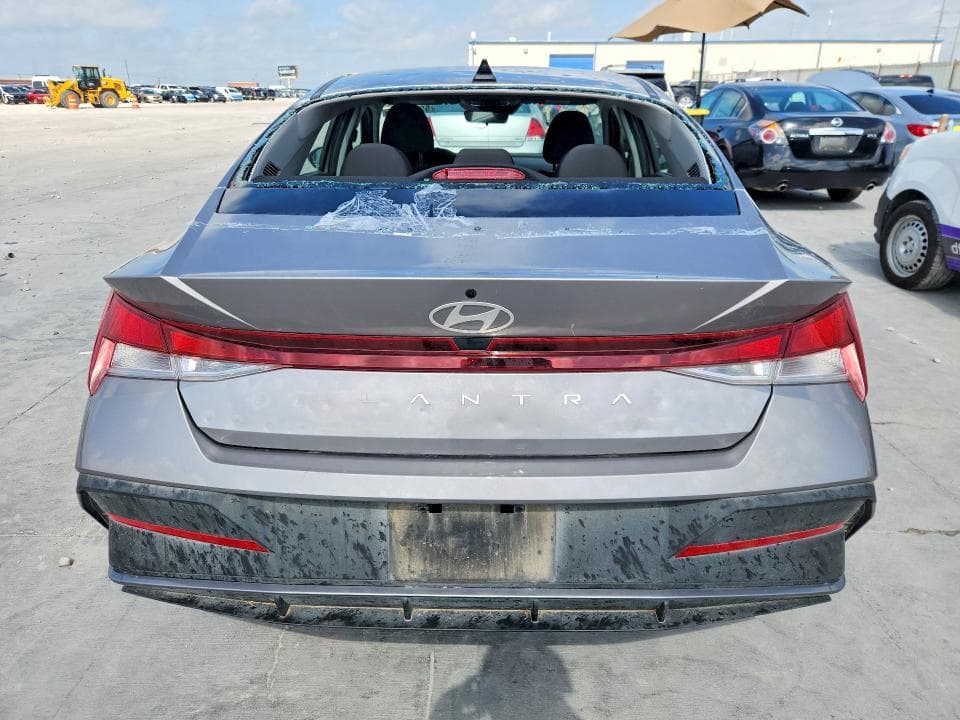 2024 HYUNDAI ELANTRA SE 6