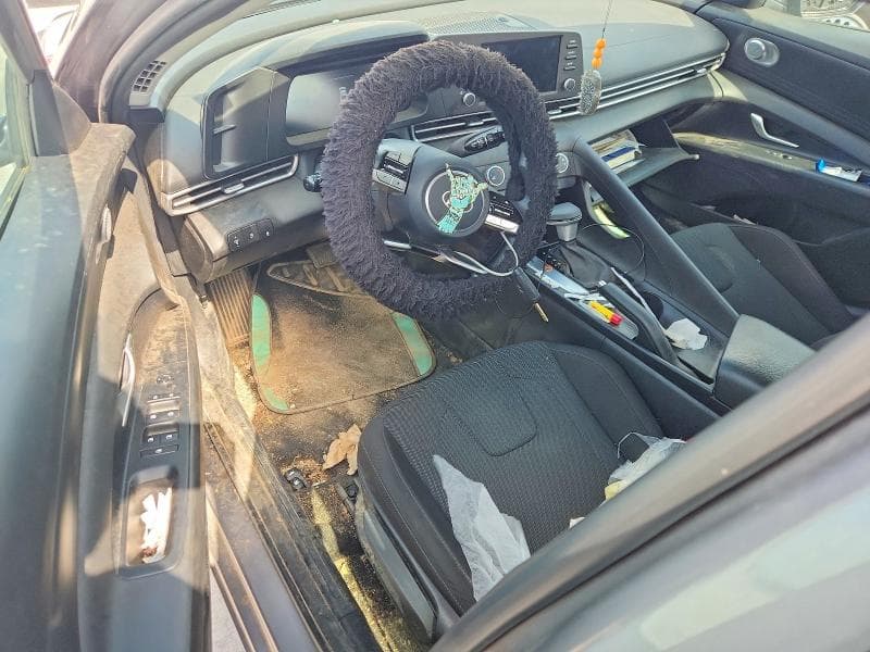 2024 HYUNDAI ELANTRA SE 8