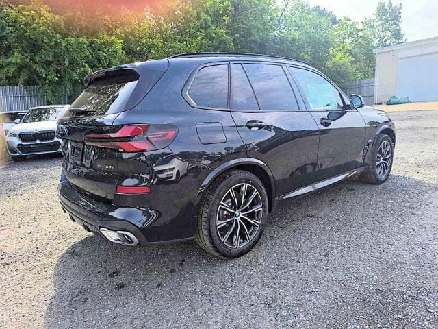 2026 BMW X5 XDRIVE50E 4