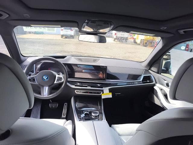 2026 BMW X5 XDRIVE50E 9