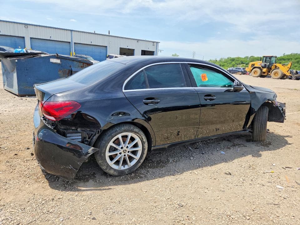 2020 MERCEDES-BENZ A 220 220 3