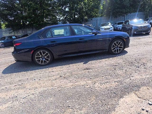 2026 BMW 740 XI 13