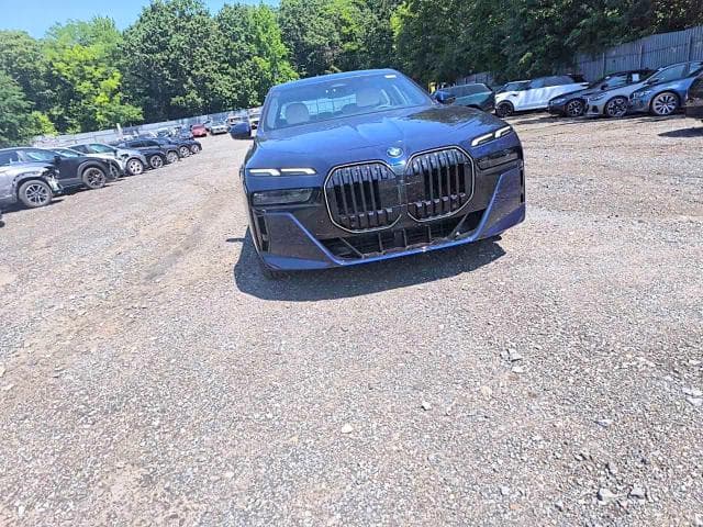 2026 BMW 740 XI 5