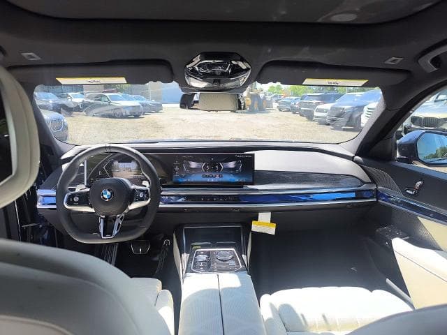 2026 BMW 740 XI 9