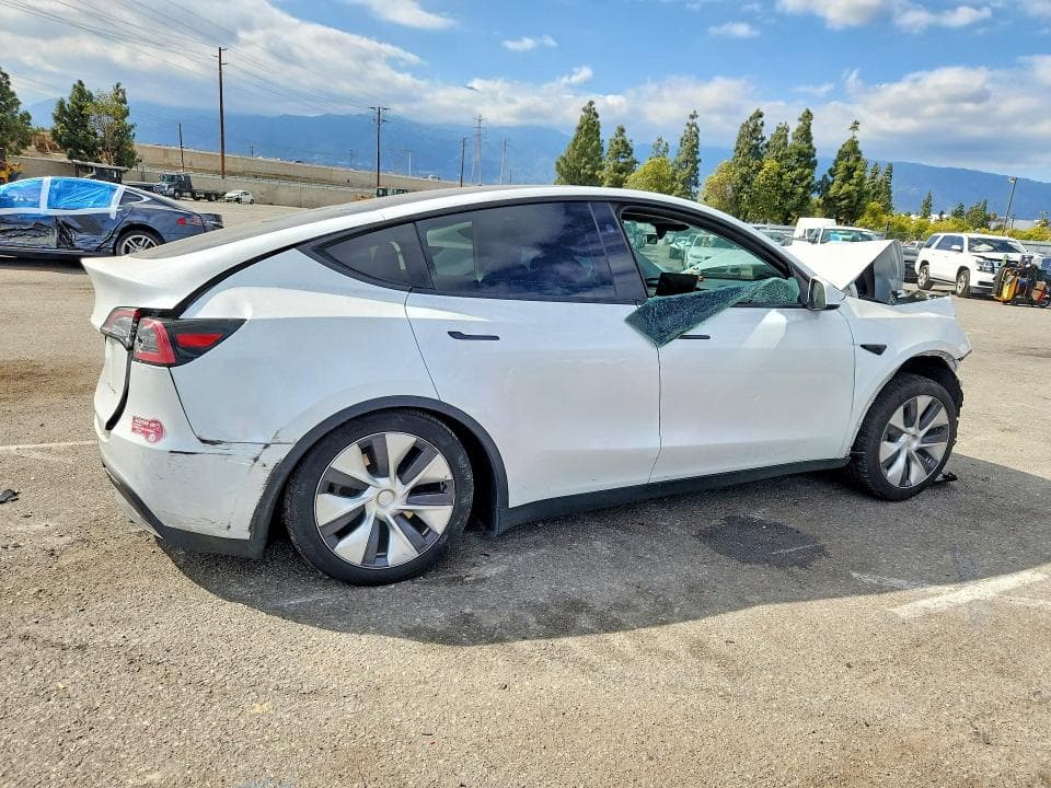 2024 TESLA MODEL Y 3