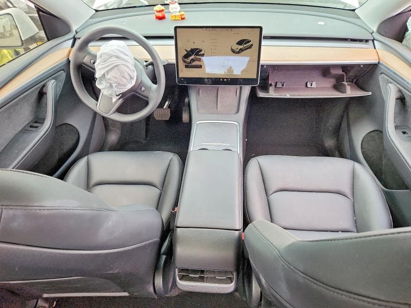 2024 TESLA MODEL Y 8