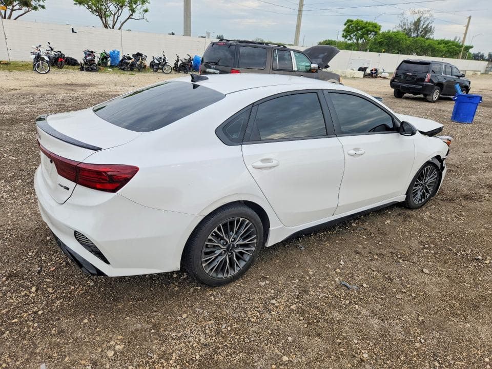 2024 KIA FORTE GT LINE 3