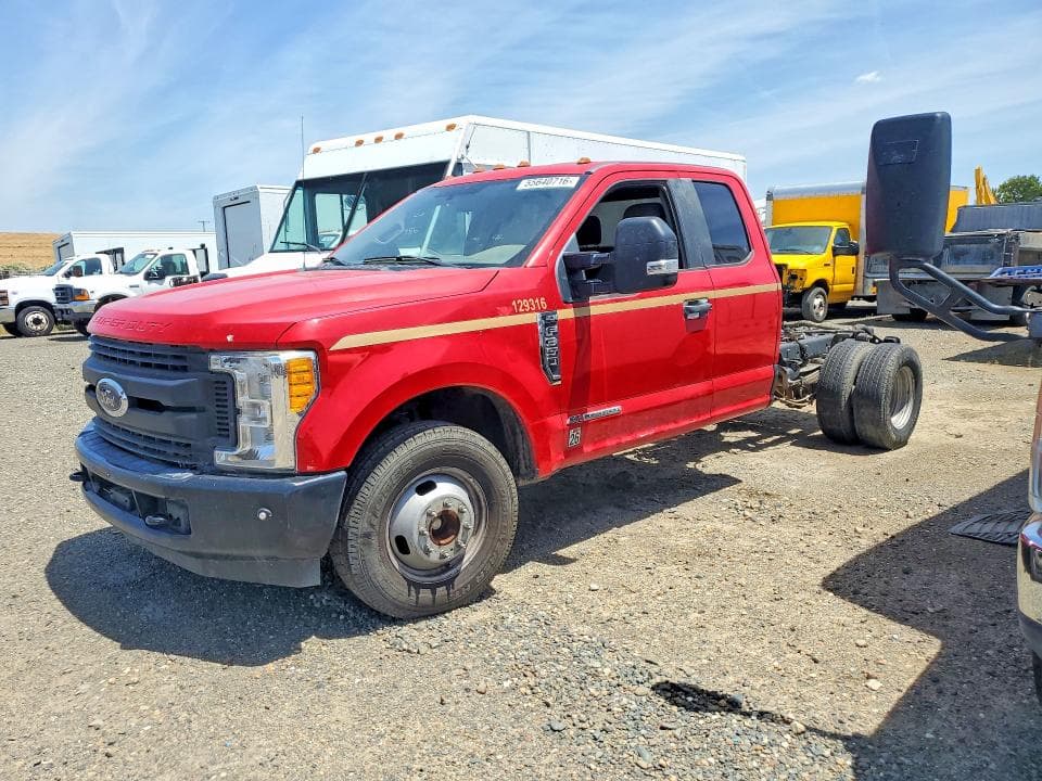 2017 FORD F350 CHSCB