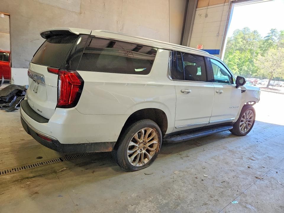 2023 GMC YUKON XL K1500 SLT 3