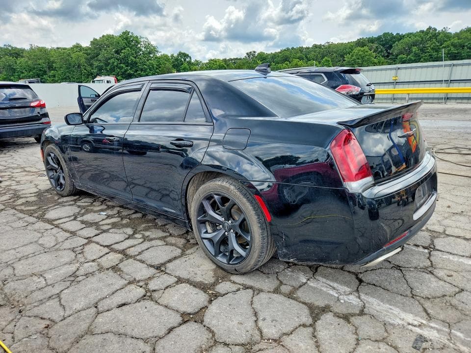 2022 CHRYSLER 300 TOURING 2