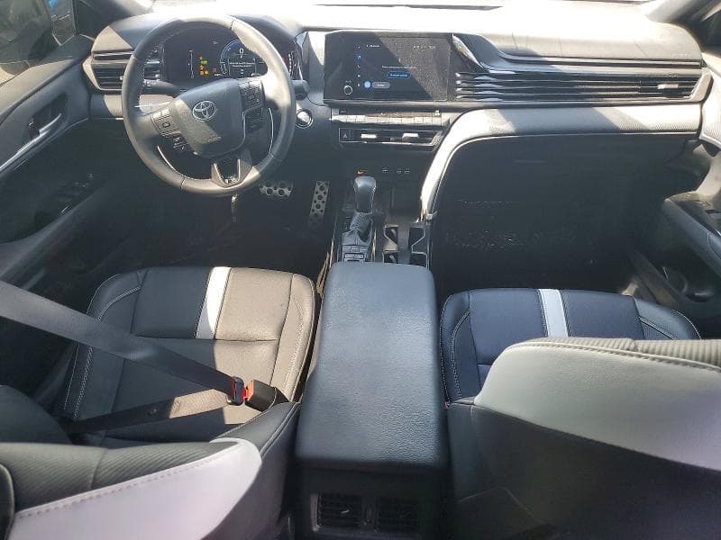 2025 TOYOTA CAMRY SE SE 8