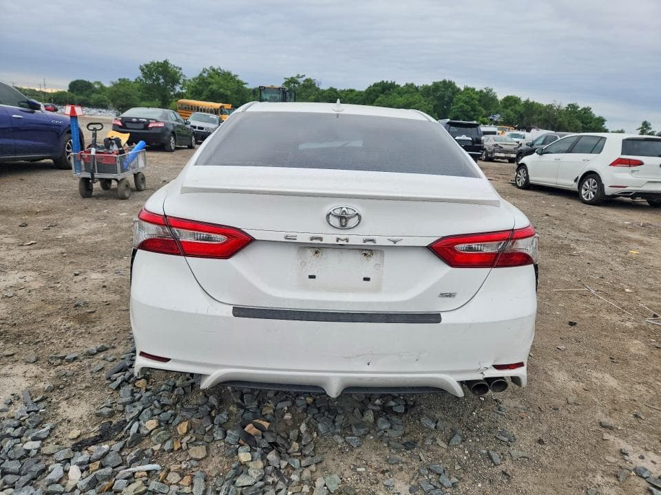 2019 TOYOTA CAMRY SE SE 6