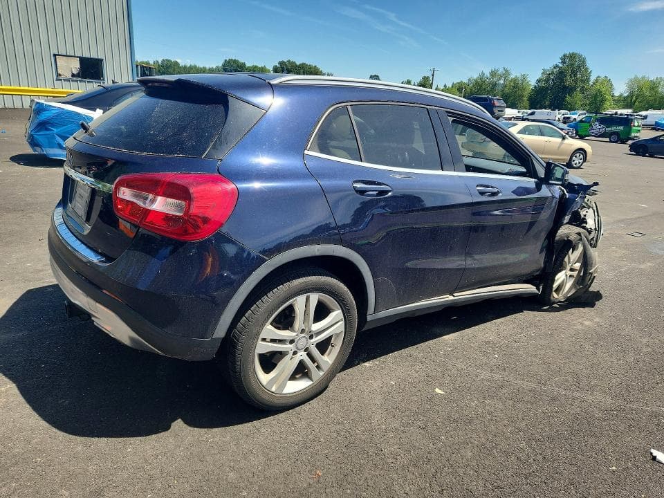 2017 MERCEDES-BENZ GLA 250 3