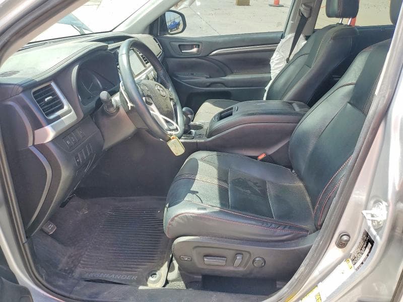 2019 TOYOTA HIGHLANDER SE SE 7