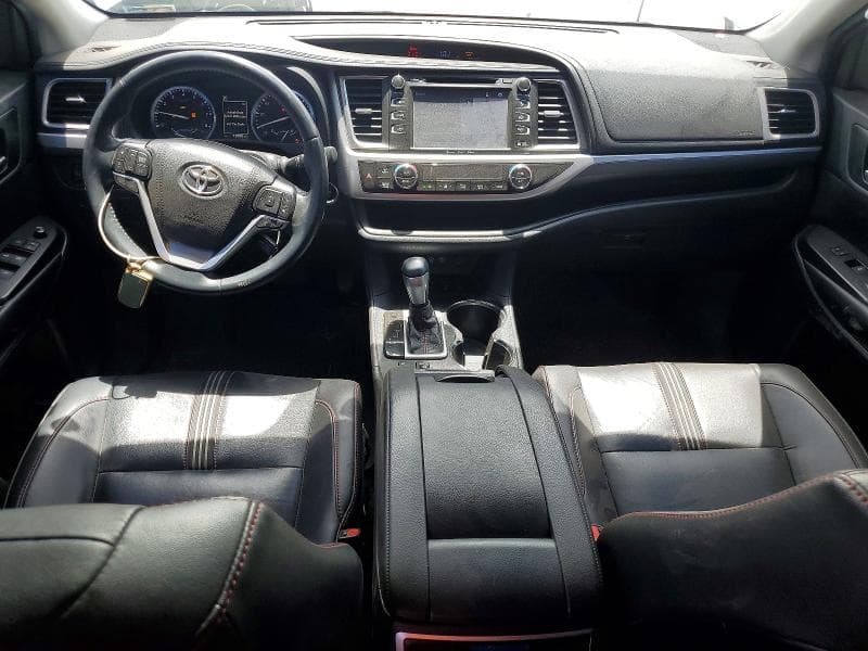 2019 TOYOTA HIGHLANDER SE SE 8