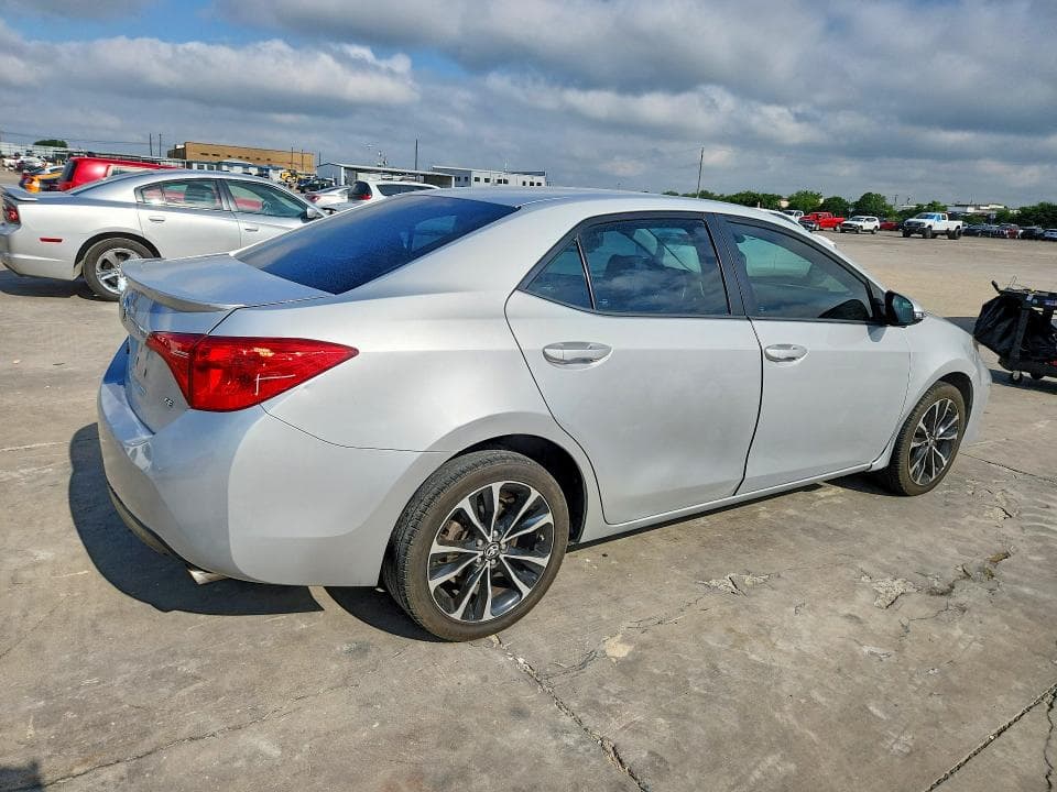2019 TOYOTA COROLLA SE SE 3