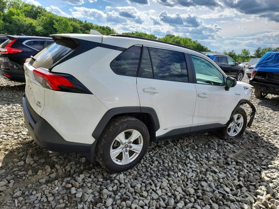 2020 TOYOTA RAV4 LE 3