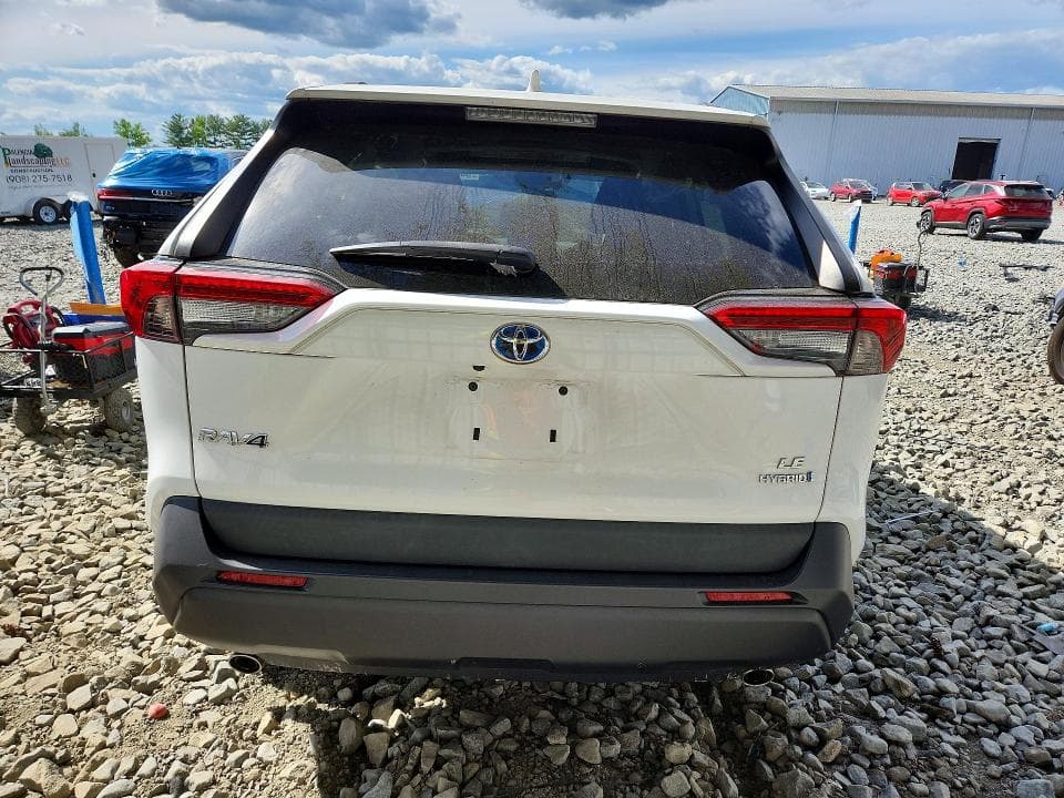 2020 TOYOTA RAV4 LE 6