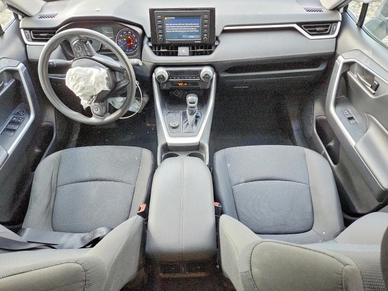 2020 TOYOTA RAV4 LE 8