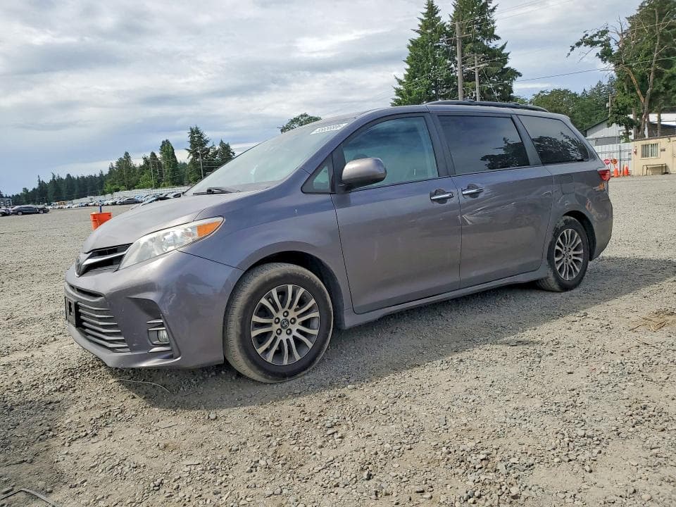 2018 TOYOTA SIENNA XLE 8-PASSENGER - 1