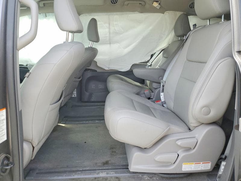 2018 TOYOTA SIENNA XLE 8-PASSENGER 11