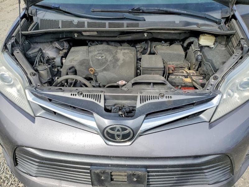 2018 TOYOTA SIENNA XLE 8-PASSENGER 12