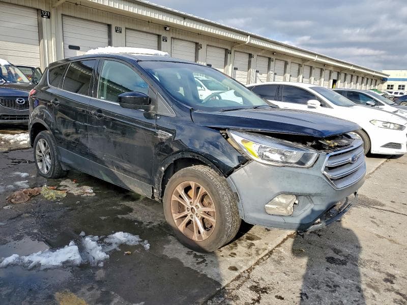 2017 FORD ESCAPE SE 4
