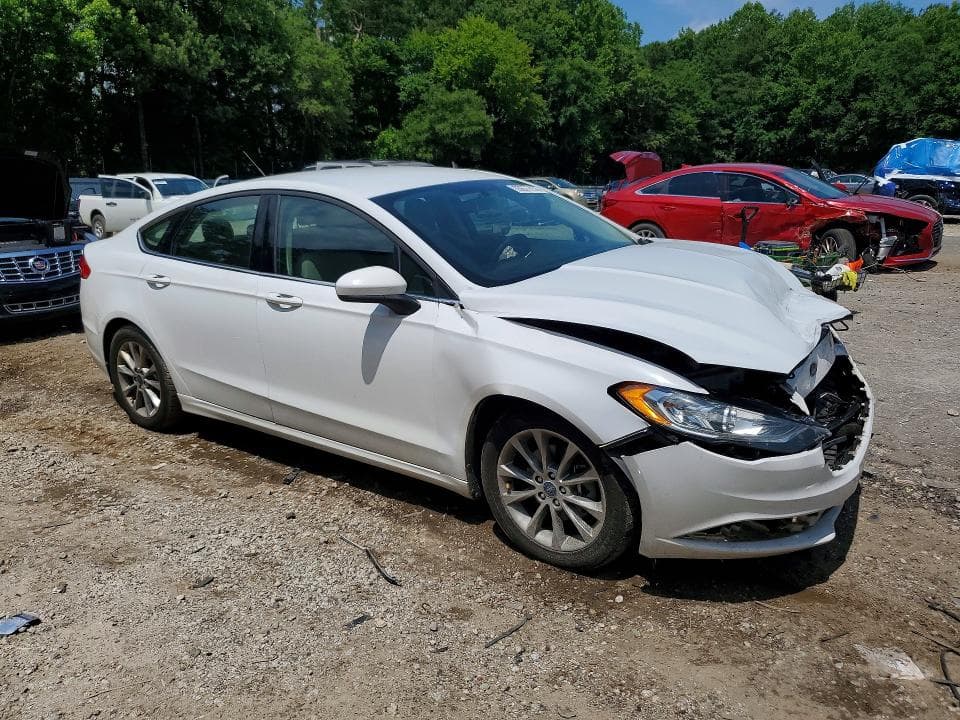 2017 FORD FUSION SE 4