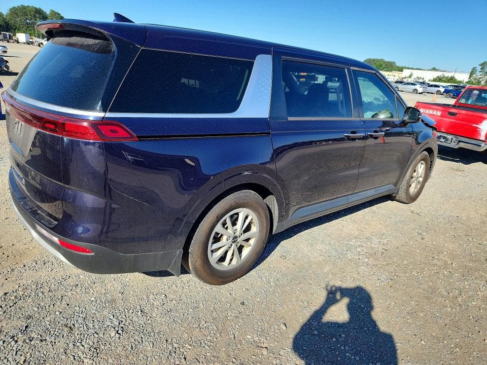 2023 KIA CARNIVAL LX 3