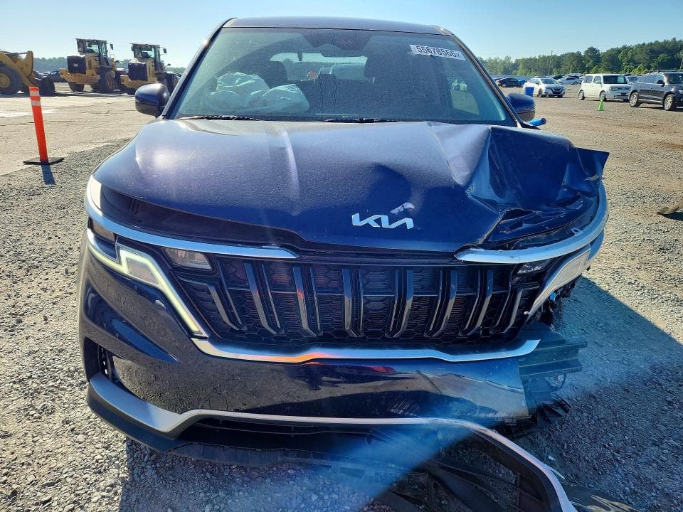 2023 KIA CARNIVAL LX 5