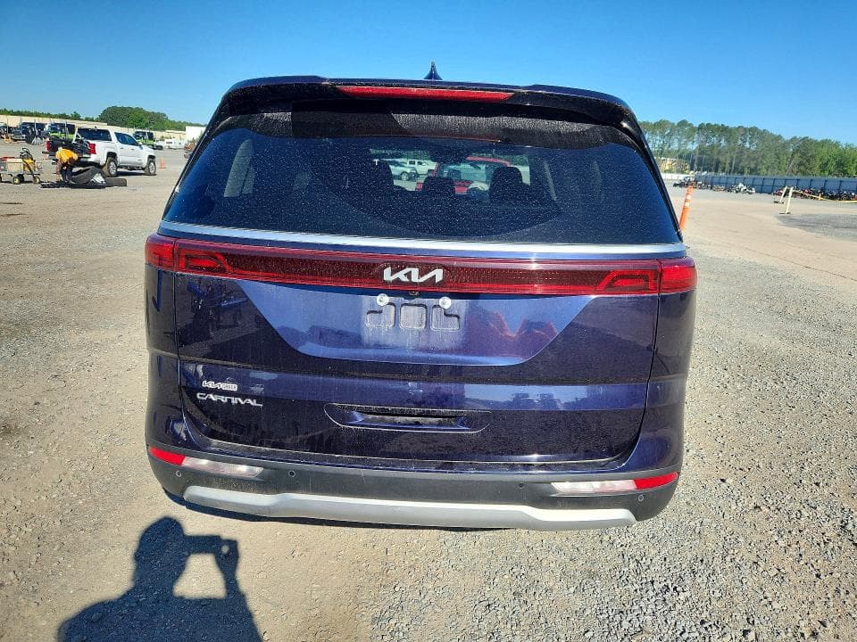 2023 KIA CARNIVAL LX 6