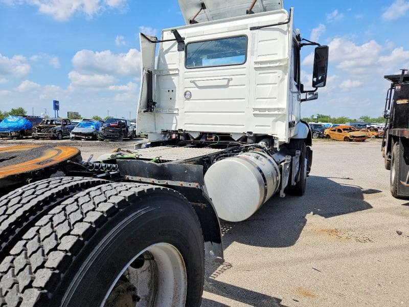 2023 VOLVO VNR SEMI TRUCK 4