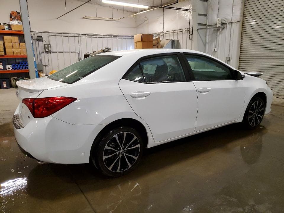 2017 TOYOTA COROLLA SE SE 3