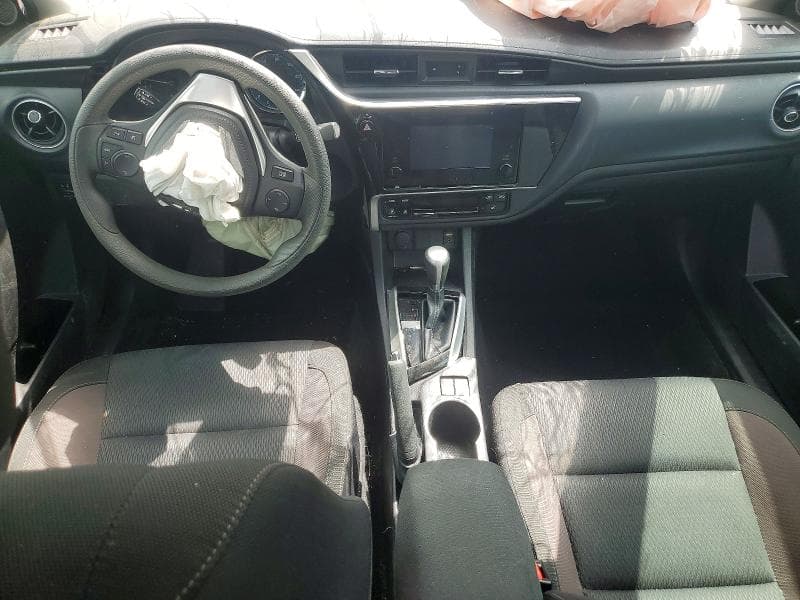 2019 TOYOTA COROLLA LE LE 8