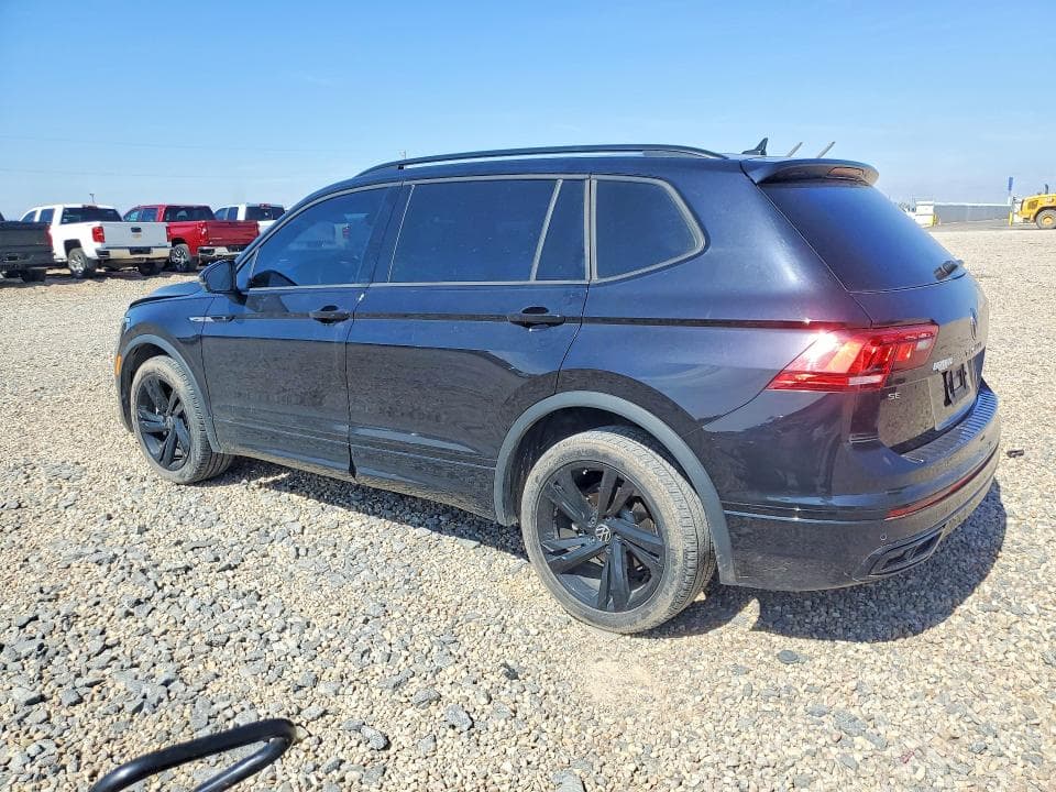 2023 VOLKSWAGEN TIGUAN SE R-LINE BLACK 2