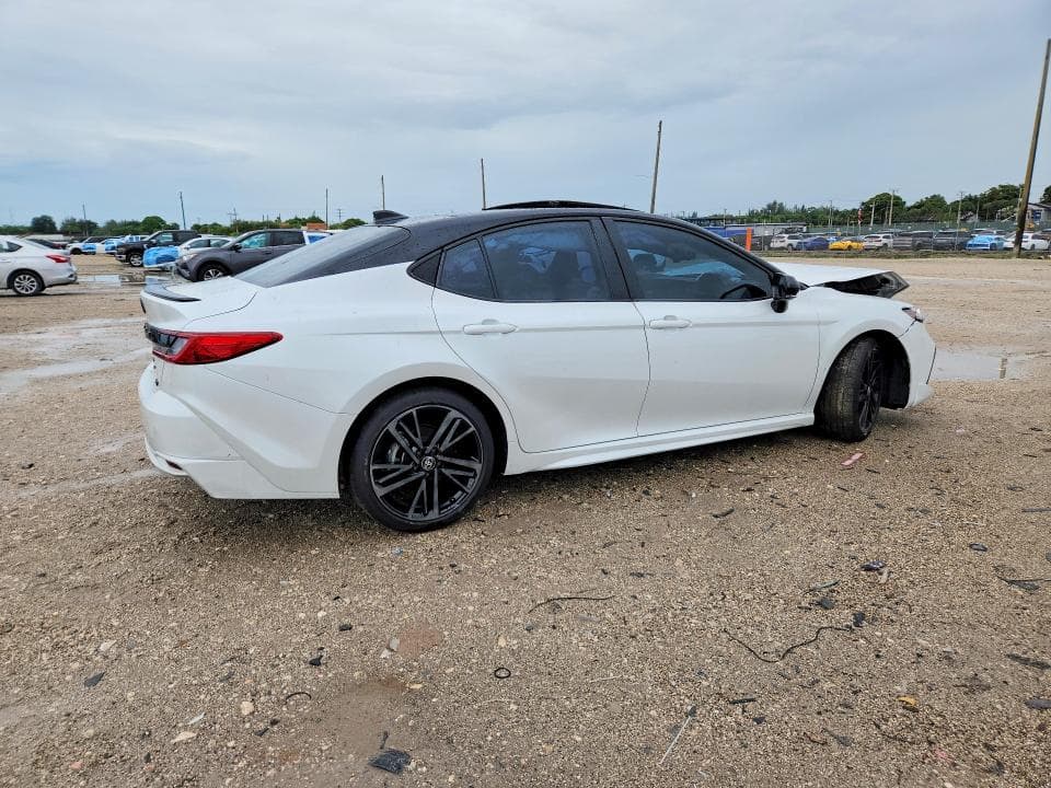 2025 TOYOTA CAMRY XSE 3