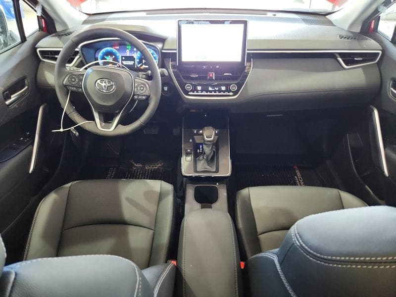 2026 TOYOTA COROLLA CROSS XLE XLE 8
